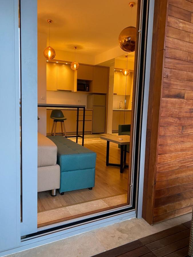 Bitcoin And Ethereum Deluxe Apartments Bar Exterior photo